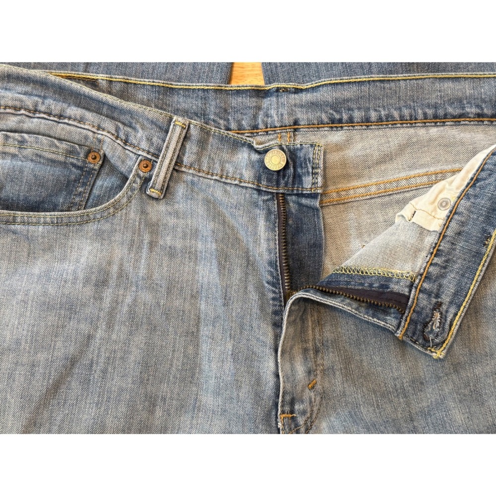 Levis 541 Athletic Taper Mens Jeans 36x34 Light Wash Blue Denim - Picture 3 of 8